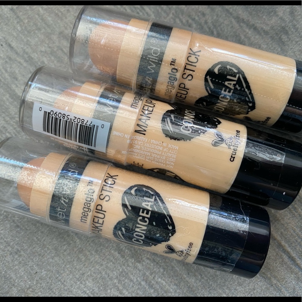 NWT Wet n Wild Megaglo Conceal Makeup Stick